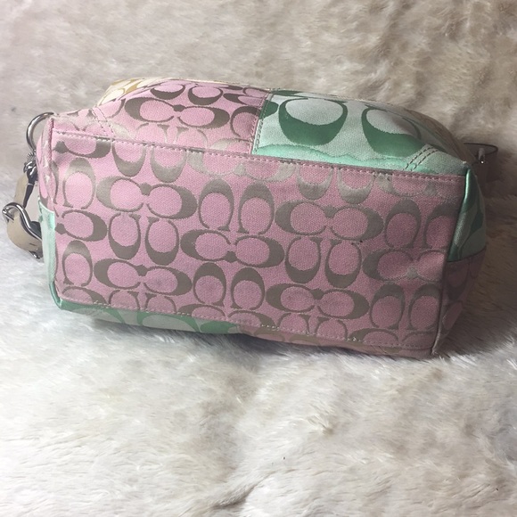 ⬇️Coach Signature pastel Patchwork Shoulder Bag - Picture 5 of 8